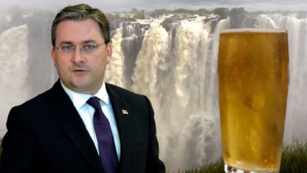 СЕЛАКОВИЋ ПРОБАО ЈЕДИНСТВЕНО ПИВО НА СВЕТУ: Шеф српске дипломатије у Замбији окусио Викторијине водопаде (ФОТО) СЕЛАКОВИЋ ПРОБАО ЈЕДИНСТВЕНО ПИВО НА СВЕТУ: Шеф српске дипломатије у Замбији окусио Викторијине водопаде (ФОТО)