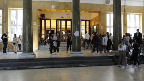 NAVALA NA KINESKI JEZIK: Nepopunjeno na svim nastavničkim smerovima, poljoprivredi, šumarstvu, građevini NAVALA NA KINESKI JEZIK: Nepopunjeno na svim nastavničkim smerovima, poljoprivredi, šumarstvu, građevini