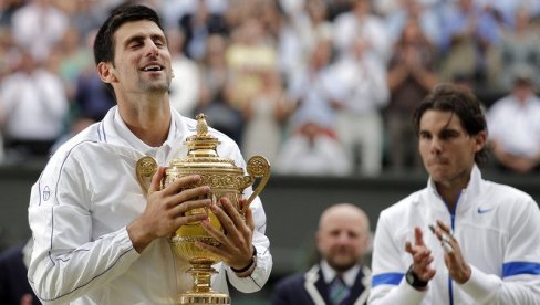 NADAL ČUPA KOSU: Navijači Novaka Đokovića našli dokaze i razbili veliki teniski mit! NADAL ČUPA KOSU: Navijači Novaka Đokovića našli dokaze i razbili veliki teniski mit!