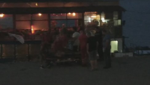 ДРАМА НА КЕЈУ ОСЛОБОЂЕЊА: Две особе извучене из воде, једна без свести ДРАМА НА КЕЈУ ОСЛОБОЂЕЊА: Две особе извучене из воде, једна без свести