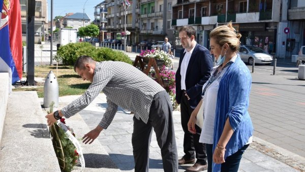 У ЋУПРИЈИ ОБЕЛЕЖЕН ДАН БОРЦА: Више делегација положило венце на споменике У ЋУПРИЈИ ОБЕЛЕЖЕН ДАН БОРЦА: Више делегација положило венце на споменике