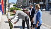 U ĆUPRIJI OBELEŽEN DAN BORCA: Više delegacija položilo vence na spomenike U ĆUPRIJI OBELEŽEN DAN BORCA: Više delegacija položilo vence na spomenike