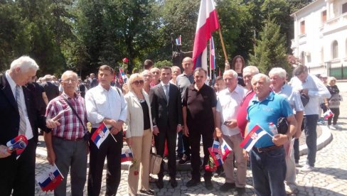 ЈАДРАНИ ДОКАЗАНИ АНТИФАШИСТИ: Лозничани на прослави Дана борца ЈАДРАНИ ДОКАЗАНИ АНТИФАШИСТИ: Лозничани на прослави Дана борца