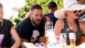 НАЈВЕЋА СТРАСТ ПЕТРА СТРУГАРА: Познати глумац са својим коњем прескакао препоне, објаснио зашто се никада не клади
