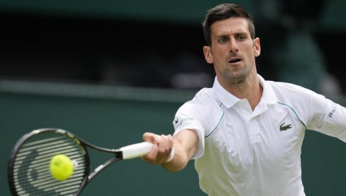 FANTASTIČNI ĐOKOVIĆ U ČETVRTFINALU VIMBLDONA: Novak razbio Čileanca i nastavio pohod ka trofeju FANTASTIČNI ĐOKOVIĆ U ČETVRTFINALU VIMBLDONA: Novak razbio Čileanca i nastavio pohod ka trofeju