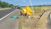 VOZIO 250 NA SAT SA DETETOM U KOLIMA: Požurivao presretača, pa se zakucao u bankinu! VOZIO 250 NA SAT SA DETETOM U KOLIMA: Požurivao presretača, pa se zakucao u bankinu!