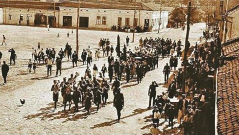 POTPUKOVNIK MISITA, IGUMAN DŽIDŽA I POP VLADA ISTERALI NEMCE: Loznica je na današnji dan 31. avgusta bila prvi oslobođeni grad u Evropi POTPUKOVNIK MISITA, IGUMAN DŽIDŽA I POP VLADA ISTERALI NEMCE: Loznica je na današnji dan 31. avgusta bila prvi oslobođeni grad u Evropi