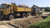МИЛИОНИ ЗА КАНАЛСКУ МРЕЖУ: У атару шест вршачких села биће уређено 30 километара канала МИЛИОНИ ЗА КАНАЛСКУ МРЕЖУ: У атару шест вршачких села биће уређено 30 километара канала