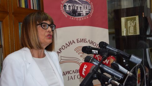 U KULTURI NEMA MALIH I VELIKIH SREDINA: Ministarka Gojković posetila Muzej naivne i marginalne umetnosti U KULTURI NEMA MALIH I VELIKIH SREDINA: Ministarka Gojković posetila Muzej naivne i marginalne umetnosti