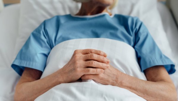 ХОРОР У СТАРАЧКОМ ДОМУ У БЕОГРАДУ: Жену везали у подруму, тукли, изгладњивали и дрогирали? ХОРОР У СТАРАЧКОМ ДОМУ У БЕОГРАДУ: Жену везали у подруму, тукли, изгладњивали и дрогирали?