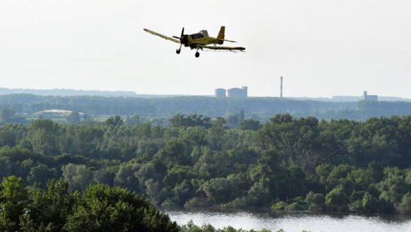 ИЗ ВАЗДУХА И СА ЗЕМЉЕ ПО КОМАРЦИМА: Најављена је дугорочна стратегија у борби против досадних крвопија ИЗ ВАЗДУХА И СА ЗЕМЉЕ ПО КОМАРЦИМА: Најављена је дугорочна стратегија у борби против досадних крвопија