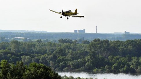 ИЗ ВАЗДУХА И СА ЗЕМЉЕ ПО КОМАРЦИМА: Најављена је дугорочна стратегија у борби против досадних крвопија ИЗ ВАЗДУХА И СА ЗЕМЉЕ ПО КОМАРЦИМА: Најављена је дугорочна стратегија у борби против досадних крвопија