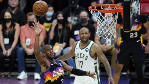 KRIS POL JE KOŠARKAŠKI GENIJE: Finiks poveo u velikom finalu NBA lige (VIDEO) KRIS POL JE KOŠARKAŠKI GENIJE: Finiks poveo u velikom finalu NBA lige (VIDEO)