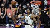 KRIS POL JE KOŠARKAŠKI GENIJE: Finiks poveo u velikom finalu NBA lige (VIDEO) KRIS POL JE KOŠARKAŠKI GENIJE: Finiks poveo u velikom finalu NBA lige (VIDEO)