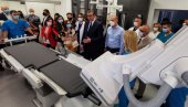 VUČIĆ OBIŠAO NOVU SALU ZA NEUROINTERVENCIJE: Plašim se da novi talas korone stiže pre jeseni (VIDEO) VUČIĆ OBIŠAO NOVU SALU ZA NEUROINTERVENCIJE: Plašim se da novi talas korone stiže pre jeseni (VIDEO)