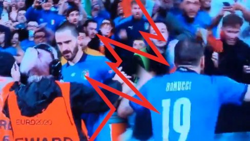 FRKA! Neverovatno šta se desilo Bonućiju posle prolaska u finale - obezbeđenje skočilo na njega (VIDEO) FRKA! Neverovatno šta se desilo Bonućiju posle prolaska u finale - obezbeđenje skočilo na njega (VIDEO)