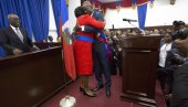 СУПРУГА УБИЈЕНОГ ПРЕДСЕДНИКА ХАИТИЈА КРИТИЧНО: Настоје да је пребаце у болницу у Мајами СУПРУГА УБИЈЕНОГ ПРЕДСЕДНИКА ХАИТИЈА КРИТИЧНО: Настоје да је пребаце у болницу у Мајами
