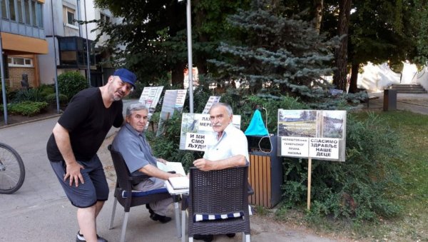 ФАРМУ СЕЛЕ ПРЕД АМБАСАДУ: Темеринци протестују у Београду против компаније из Аустрије ФАРМУ СЕЛЕ ПРЕД АМБАСАДУ: Темеринци протестују у Београду против компаније из Аустрије