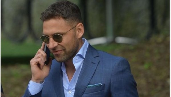 ДУШКО ТОШИЋ ДОБИО ЗАБРАНУ ПРИЛАСКА: Јелени Карлеуши не сме да приђе 48 сати ДУШКО ТОШИЋ ДОБИО ЗАБРАНУ ПРИЛАСКА: Јелени Карлеуши не сме да приђе 48 сати