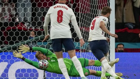 UEFA POKRENULA DISCIPLINSKI POSTUPAK: Novi skandal na EP - pojavio se snimak, Danci oštećeni (VIDEO) UEFA POKRENULA DISCIPLINSKI POSTUPAK: Novi skandal na EP - pojavio se snimak, Danci oštećeni (VIDEO)