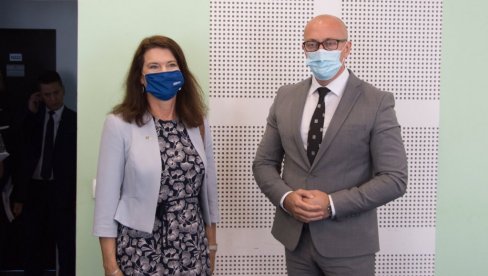 RAZGOVORI O PROBLEMIMA SRPSKIH ZAJEDNICA NA KIM: Ministar Rakić sastao se sa An Linde RAZGOVORI O PROBLEMIMA SRPSKIH ZAJEDNICA NA KIM: Ministar Rakić sastao se sa An Linde