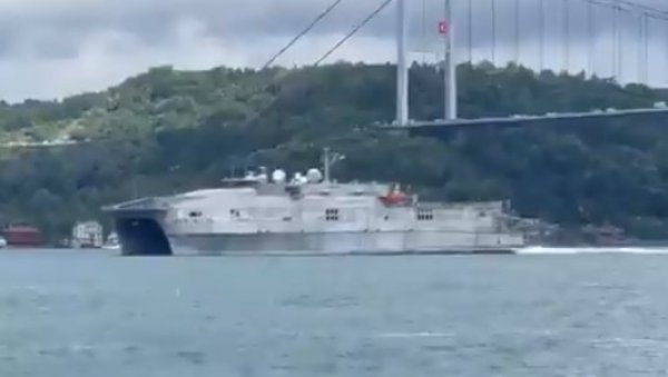 НОВА ПРОВОКАЦИЈА: Амерички ратни брод ушао у Црно море, вршља по Босфору (ВИДЕО) НОВА ПРОВОКАЦИЈА: Амерички ратни брод ушао у Црно море, вршља по Босфору (ВИДЕО)