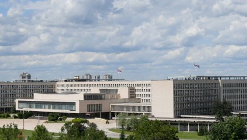 SUTRA VANREDNA SEDNICA VLADE: Srbija sprema akcioni plan za odgovor na pritiske, prisustvuje i Vučić SUTRA VANREDNA SEDNICA VLADE: Srbija sprema akcioni plan za odgovor na pritiske, prisustvuje i Vučić