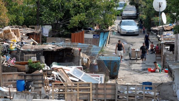 ВИШЕ ОД 3.000 АПАТРИДА У СРБИЈИ: Тачан број знаће се после мапирања ромских насеља ВИШЕ ОД 3.000 АПАТРИДА У СРБИЈИ: Тачан број знаће се после мапирања ромских насеља
