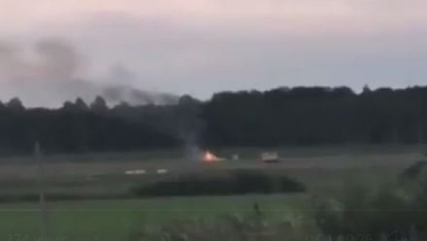 СРУШИО СЕ АВИОН СА ПАДОБРАНЦИМА: Тешка несрећа у Шведској, има погинулих (ВИДЕО) СРУШИО СЕ АВИОН СА ПАДОБРАНЦИМА: Тешка несрећа у Шведској, има погинулих (ВИДЕО)