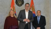 VUČIĆ SA MEHTOM: Predsednik Srbije se sastao sa slavnim dirigentom (FOTO) VUČIĆ SA MEHTOM: Predsednik Srbije se sastao sa slavnim dirigentom (FOTO)