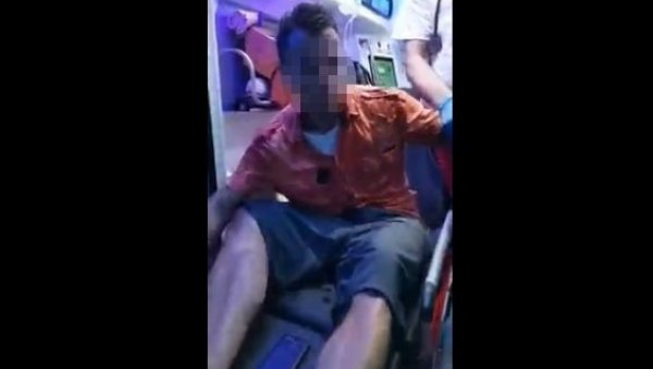 СРАМНЕ СЦЕНЕ НА ЕГЗИТУ: Надрогирани мушкарац правио хаос у Новом Саду (ВИДЕО) СРАМНЕ СЦЕНЕ НА ЕГЗИТУ: Надрогирани мушкарац правио хаос у Новом Саду (ВИДЕО)