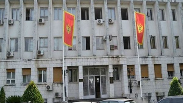 ЦРНОГОРСКИ ИЗБОРНИ ЦИРКУС: Избори још нису ни одржани, а формирање власти доведено у питање - ПЕС неће са УРА ЦРНОГОРСКИ ИЗБОРНИ ЦИРКУС: Избори још нису ни одржани, а формирање власти доведено у питање - ПЕС неће са УРА