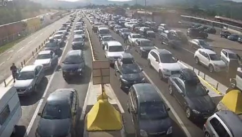 VAŽNO ZA SVE KOJI PUTUJU: Ovakvo je trenutno stanje na graničnim prelazima VAŽNO ZA SVE KOJI PUTUJU: Ovakvo je trenutno stanje na graničnim prelazima