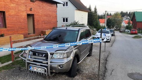ЗАПАЉЕН АУТОМОБИЛ ПРЕДСЕДНИКА ДЕМОКРАТА ЖАБЉАК: Возило било паркирано испред породичне куће ЗАПАЉЕН АУТОМОБИЛ ПРЕДСЕДНИКА ДЕМОКРАТА ЖАБЉАК: Возило било паркирано испред породичне куће