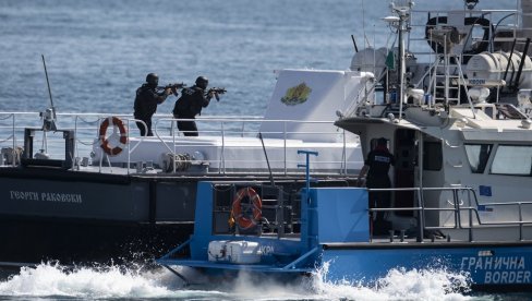POVETARAC BIO NADOMAK RUSIJE: Završavaju se veliki vojni manevri u Crnom moru, gde velesile pokazuju svoju vojnu moć POVETARAC BIO NADOMAK RUSIJE: Završavaju se veliki vojni manevri u Crnom moru, gde velesile pokazuju svoju vojnu moć