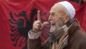 АЛБАНЦИ СЕ МАСОВНО ИСЕЉАВАЈУ СА КиМ: Приштину чека демографска катастрофа АЛБАНЦИ СЕ МАСОВНО ИСЕЉАВАЈУ СА КиМ: Приштину чека демографска катастрофа