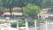 СКУП ЂИЛАСОВЕ СТРАНКЕ У ВАЉЕВУ: Обећали ослобођење, дошла групица људи СКУП ЂИЛАСОВЕ СТРАНКЕ У ВАЉЕВУ: Обећали ослобођење, дошла групица људи