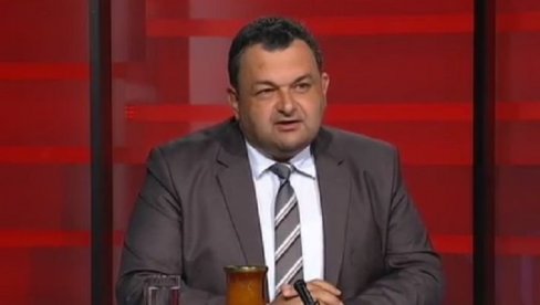 КОРОНА ПРЕТИ ЦЕЛОМ ГРАДУ: Четворо наставника и двоје ученика заражено после екскурзије КОРОНА ПРЕТИ ЦЕЛОМ ГРАДУ: Четворо наставника и двоје ученика заражено после екскурзије