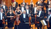 ОВАЦИЈЕ ВЕЛИКОМ МАЈСТОРУ: Магија музике у Зубина Мехту, папричице и бели лук уместо цвећа! (ФОТО)