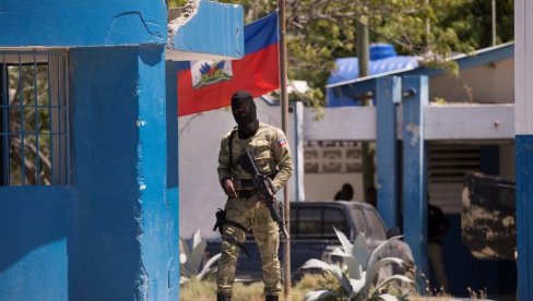 BIVŠI PREMIJER I SUPRUGA PREDSEDNIKA HAITIJA: Među optuženima za njegovo ubistvo BIVŠI PREMIJER I SUPRUGA PREDSEDNIKA HAITIJA: Među optuženima za njegovo ubistvo