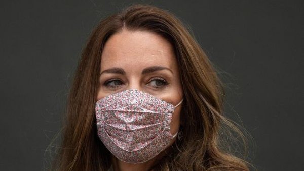 “ПРЕТУЧЕНЕ” КЕЈТ МИДЛТОН И КАМАЛА ХАРИС: Узнемирујуће фотографије познатих жена круже интернетом (ВИДЕО) “ПРЕТУЧЕНЕ” КЕЈТ МИДЛТОН И КАМАЛА ХАРИС: Узнемирујуће фотографије познатих жена круже интернетом (ВИДЕО)