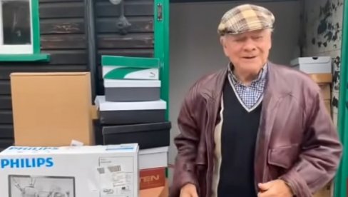 ДЕЛ БОЈЕВА ПОРУКУ ЗА САУТГЕЈТА И МОМКЕ ПРЕД ФИНАЛЕ ЕУРА: Ко не рискира, не профитира (ВИДЕО) ДЕЛ БОЈЕВА ПОРУКУ ЗА САУТГЕЈТА И МОМКЕ ПРЕД ФИНАЛЕ ЕУРА: Ко не рискира, не профитира (ВИДЕО)