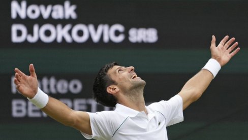 KAKAV ČOVEK! Novak Đoković stigao na Vimbldon, a tamo uradio ovo! (VIDEO) KAKAV ČOVEK! Novak Đoković stigao na Vimbldon, a tamo uradio ovo! (VIDEO)