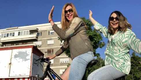 РУШКА И ДУШКА ЗА БОЛЕСНЕ МАЛИШАНЕ: Успела и друга хуманитарна мисија Тијане Миливојевић и Наташе Иванчевић РУШКА И ДУШКА ЗА БОЛЕСНЕ МАЛИШАНЕ: Успела и друга хуманитарна мисија Тијане Миливојевић и Наташе Иванчевић
