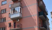 ŽENA UBOLA MUŽA KUHINJSKIM NOŽEM: Povređeni muškarac hitno prevezen u Urgentni centar ŽENA UBOLA MUŽA KUHINJSKIM NOŽEM: Povređeni muškarac hitno prevezen u Urgentni centar