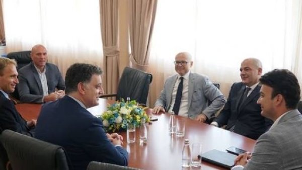 МИЛОШ ВУЧЕВИЋ У ЦРНОЈ ГОРИ: Можете да рачунате на финансијску подршку Србије за пројекте за бољитак грађана овог дела Црне Горе (ФОТО) МИЛОШ ВУЧЕВИЋ У ЦРНОЈ ГОРИ: Можете да рачунате на финансијску подршку Србије за пројекте за бољитак грађана овог дела Црне Горе (ФОТО)