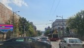 BUKTINJA U ULICI KNEZA MILOŠA: Zapalio se kombi sa novcem, vatrogasci obuzdali plamen BUKTINJA U ULICI KNEZA MILOŠA: Zapalio se kombi sa novcem, vatrogasci obuzdali plamen