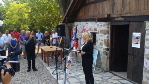PODSEĆANJE NA GRADITELJSTVO I ISTORIJU: U Petrovoj vodenici u selu Grošnica kod Kragujevca otvorena stalna izložbena postavka PODSEĆANJE NA GRADITELJSTVO I ISTORIJU: U Petrovoj vodenici u selu Grošnica kod Kragujevca otvorena stalna izložbena postavka