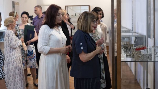 ГРАДИЋЕМО КУЛТУРНЕ ЦЕНТРЕ: Маја Гојковић у Ужицу поводом 75 година рада Народног музеја ГРАДИЋЕМО КУЛТУРНЕ ЦЕНТРЕ: Маја Гојковић у Ужицу поводом 75 година рада Народног музеја