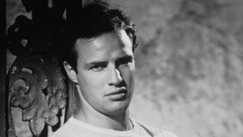 BIO JE HEROJ I SRCELOMAC: Na današnji dan, pre 100 godina, rođen Marlon Brando BIO JE HEROJ I SRCELOMAC: Na današnji dan, pre 100 godina, rođen Marlon Brando